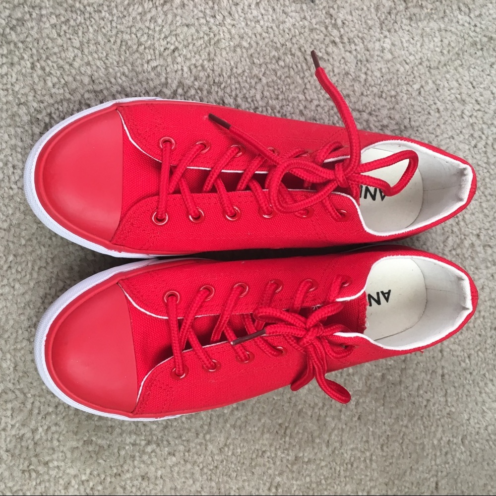 sneakers.never used and brand new!!